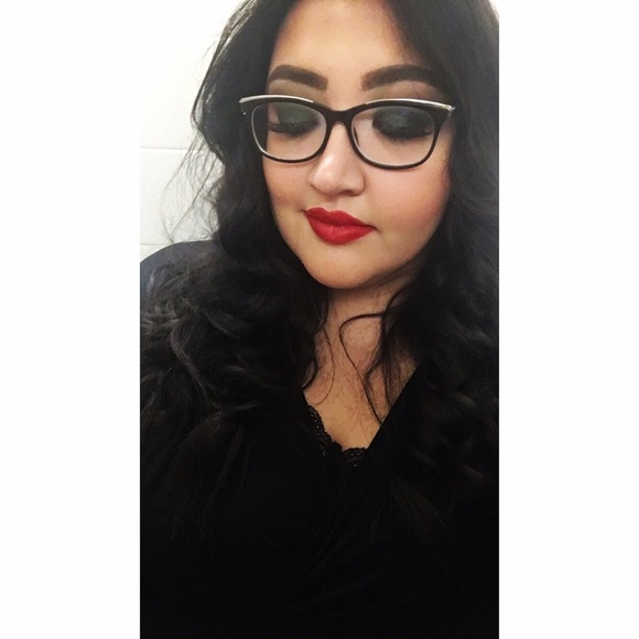 Meet your Posher, Cristi - Picture 1 of 1